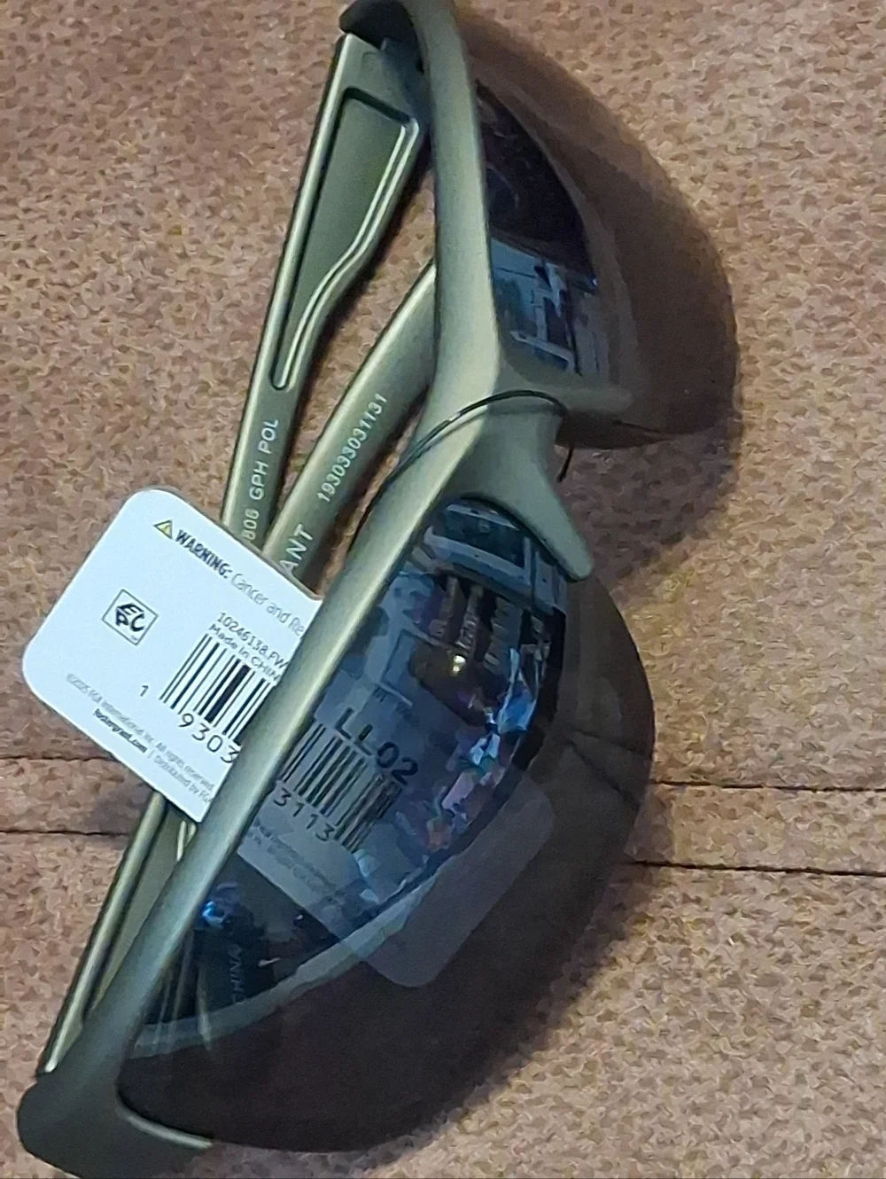 Foster Grant Sleek Gray Polarized Sport Sunglasses